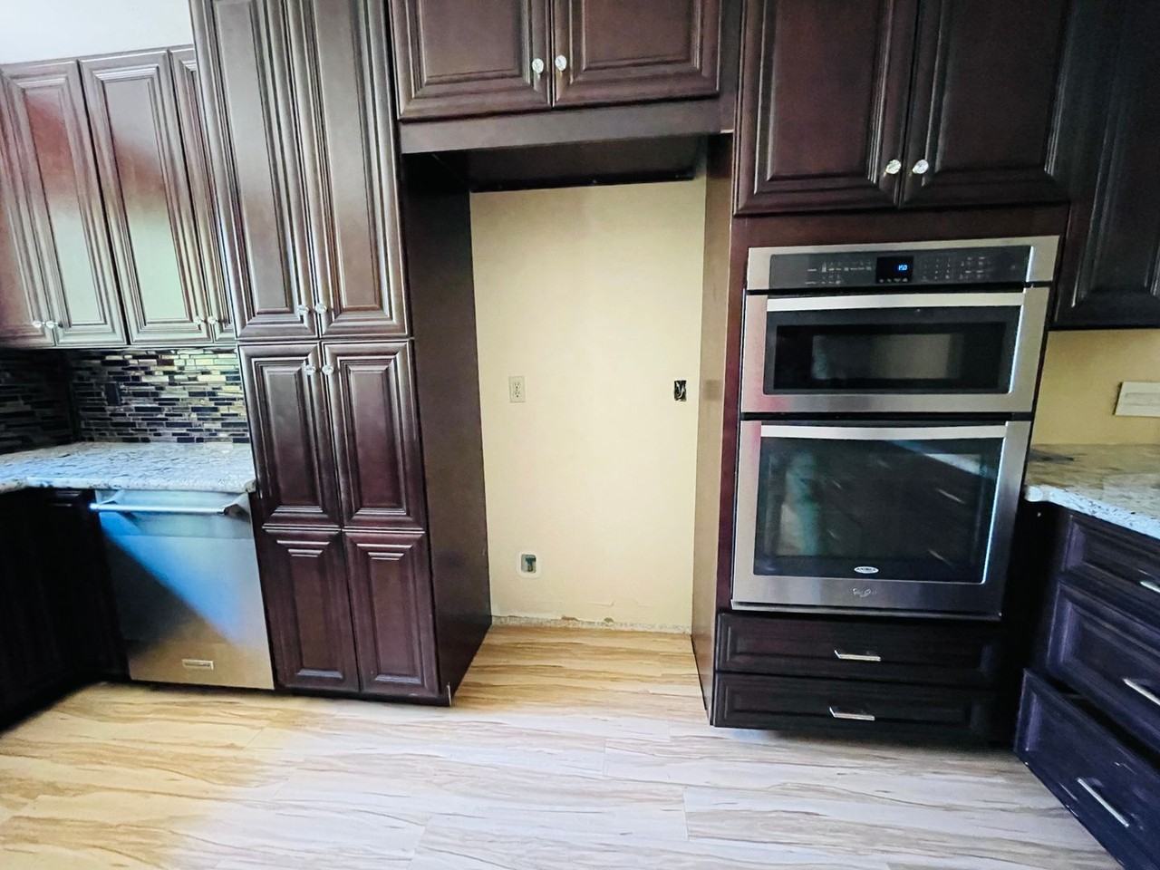 217 Tamarisk St - Photo 6 of 24