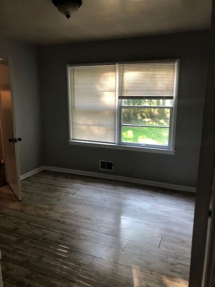 6732 Frankfort Ave - Photo 7 of 18