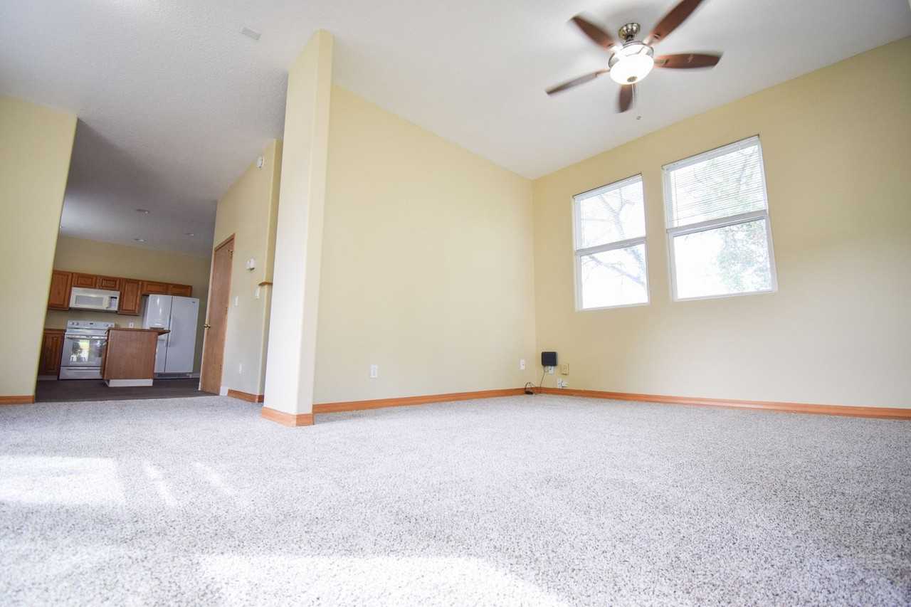 1109 Center St - Photo 2 of 21