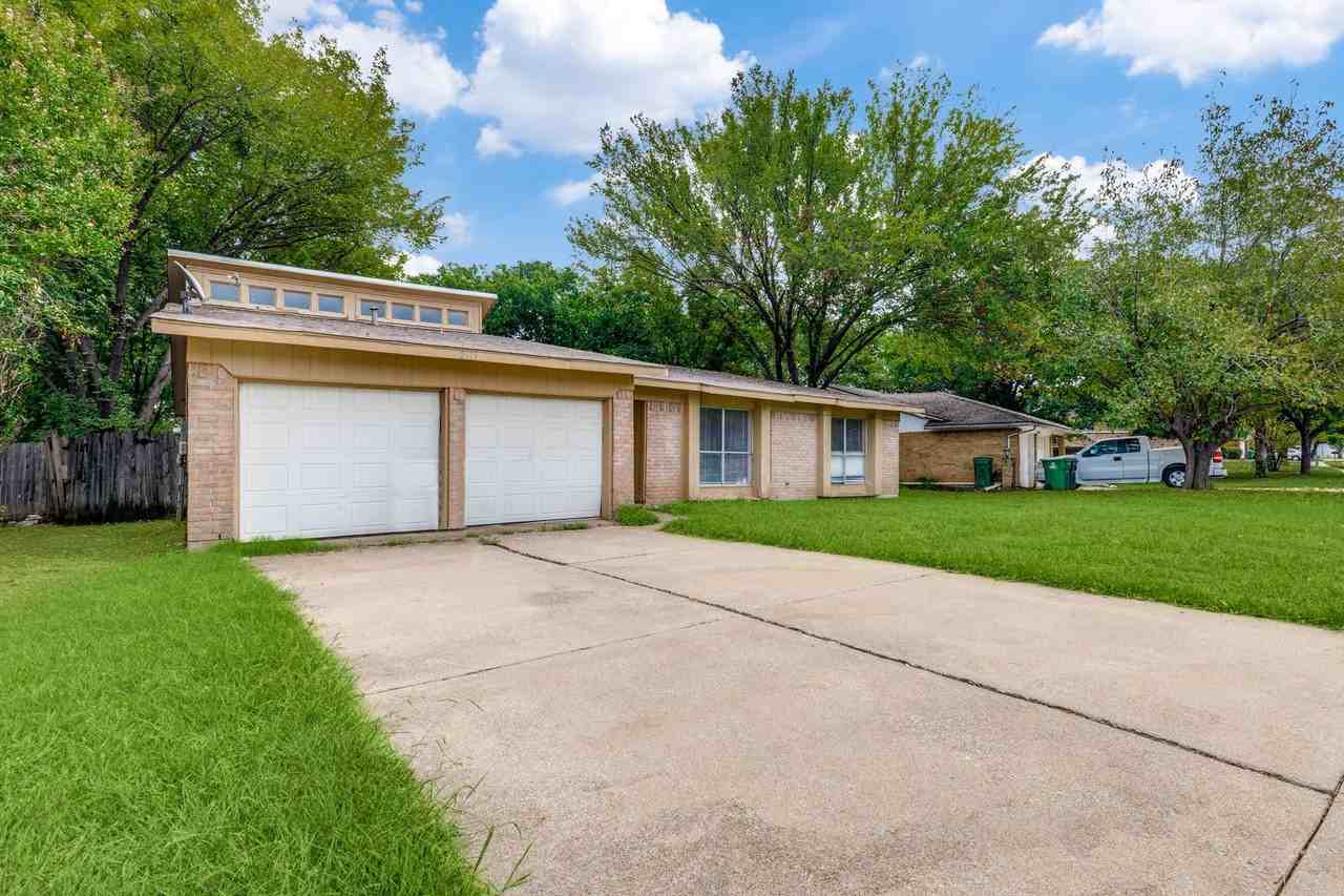 2513 Richmond Dr - Photo 2 of 14