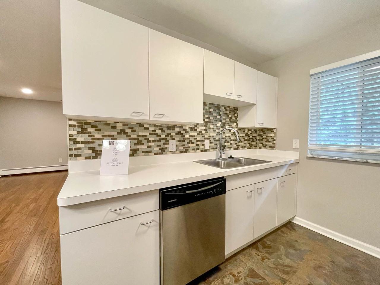 475 S Adams Rd - Photo 2 of 22