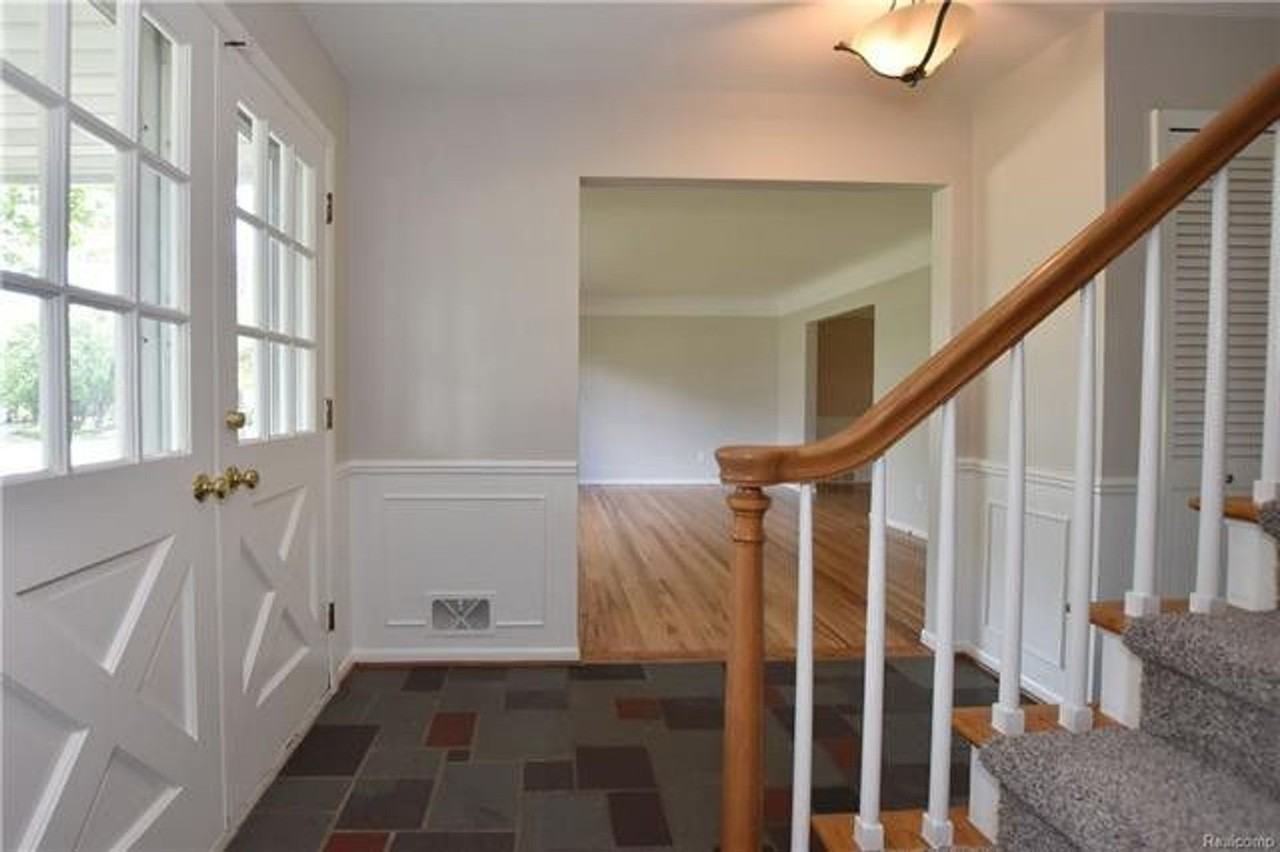 332 Woodedge Dr - Photo 3 of 25