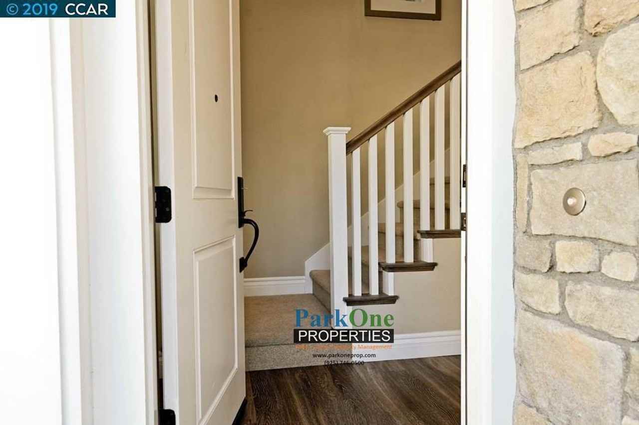 172 Westborough Ln - Photo 2 of 31