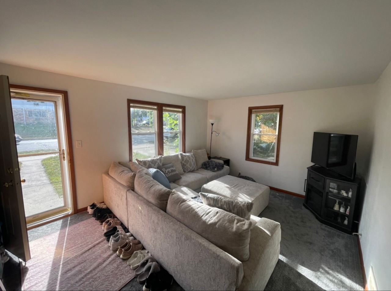 110 S Platten St - Photo 3 of 11