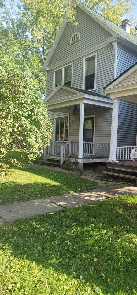 1212 E 2nd St - Photo 2 of 16