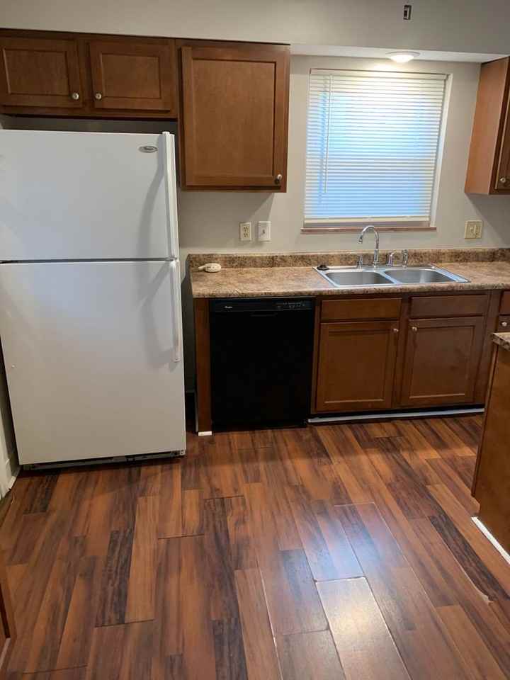 1145 Jennie Ln - Photo 4 of 32