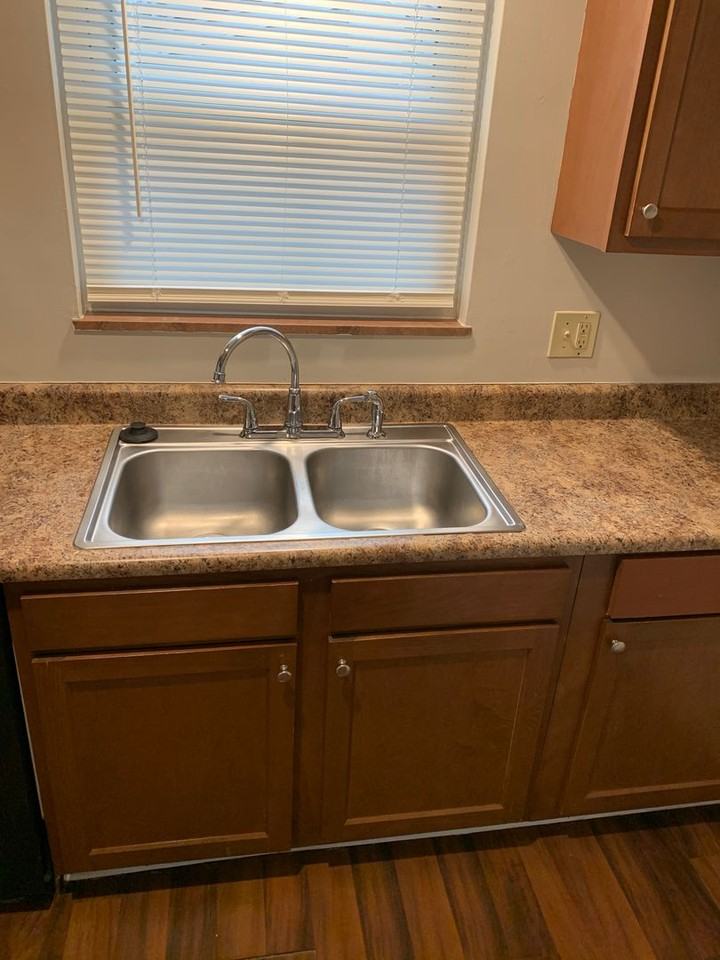 1145 Jennie Ln - Photo 6 of 32