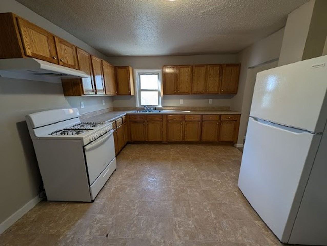 905 E 25th St - Photo 2 of 15