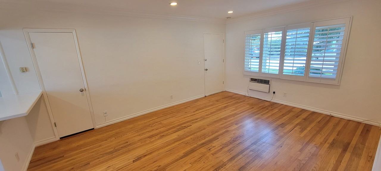 14619 Moorpark, S.O. - Photo 2 of 17