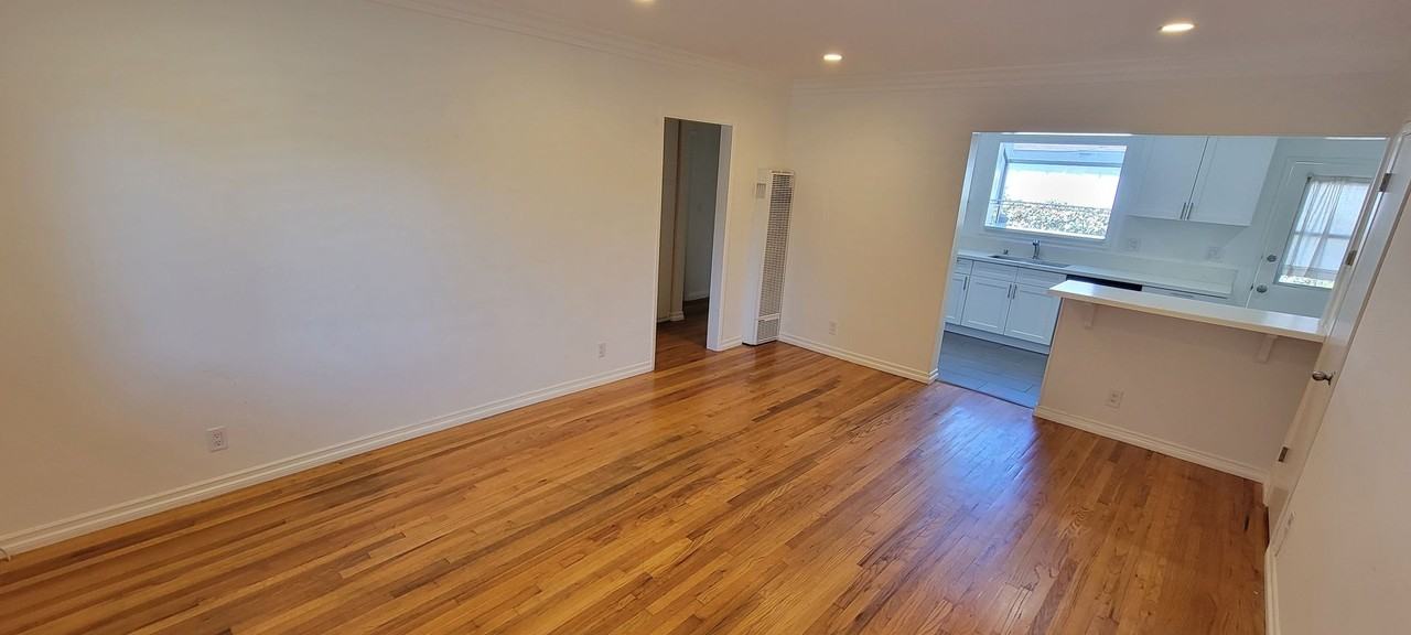 14619 Moorpark, S.O. - Photo 3 of 17