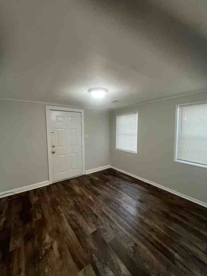 630 Company St - Photo 3 of 19