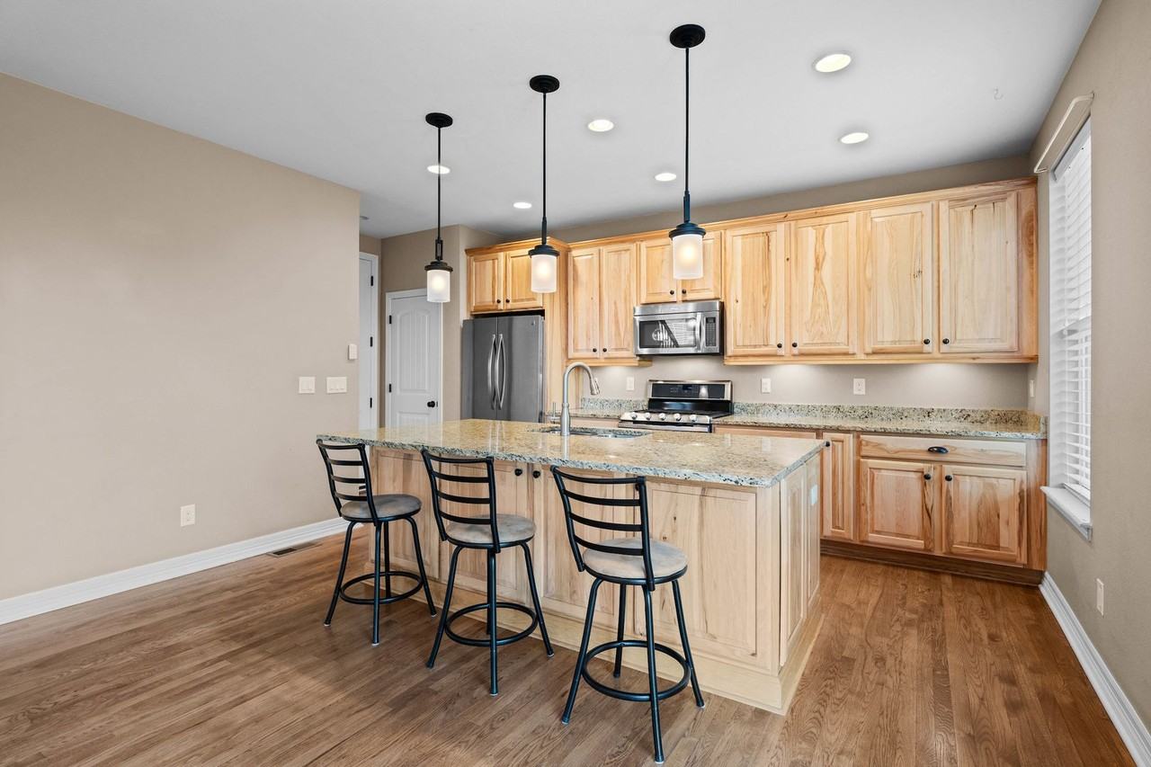 13841 W Saratoga Ave - Photo 2 of 43
