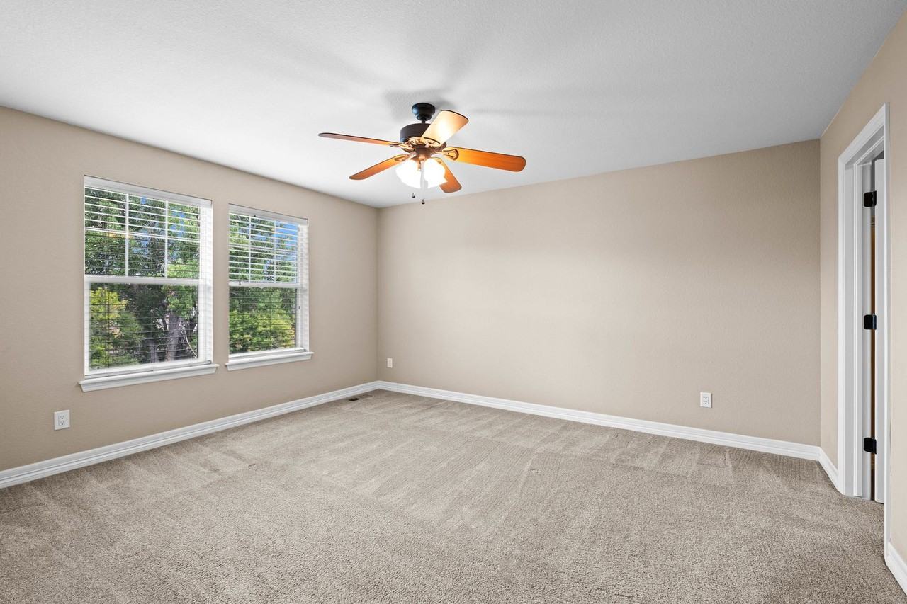 13841 W Saratoga Ave - Photo 3 of 43
