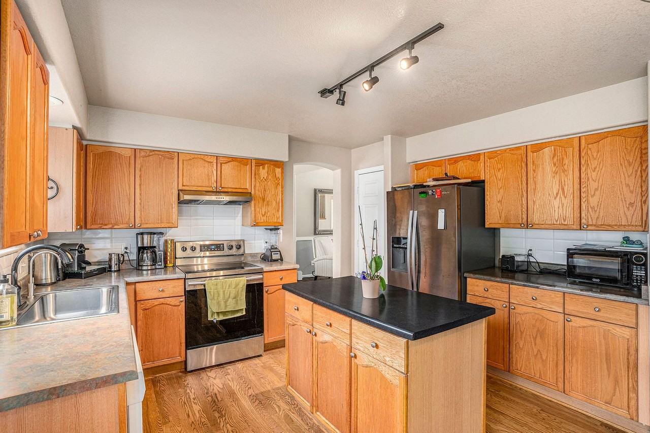 6039 W Prentice Ave - Photo 7 of 24