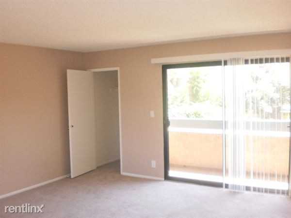 la brea and plymouth - Photo 3 of 11