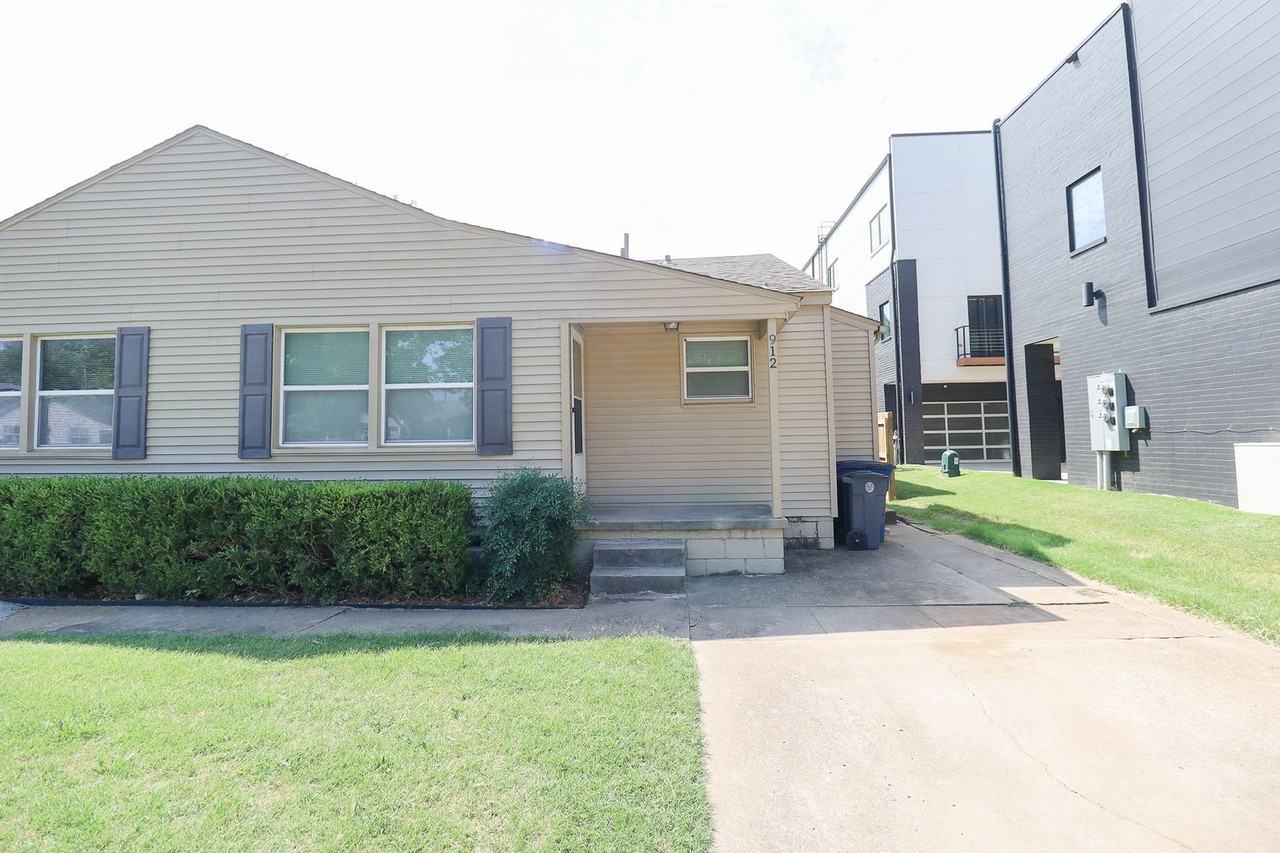 912 E 37th Pl - Photo 3 of 19