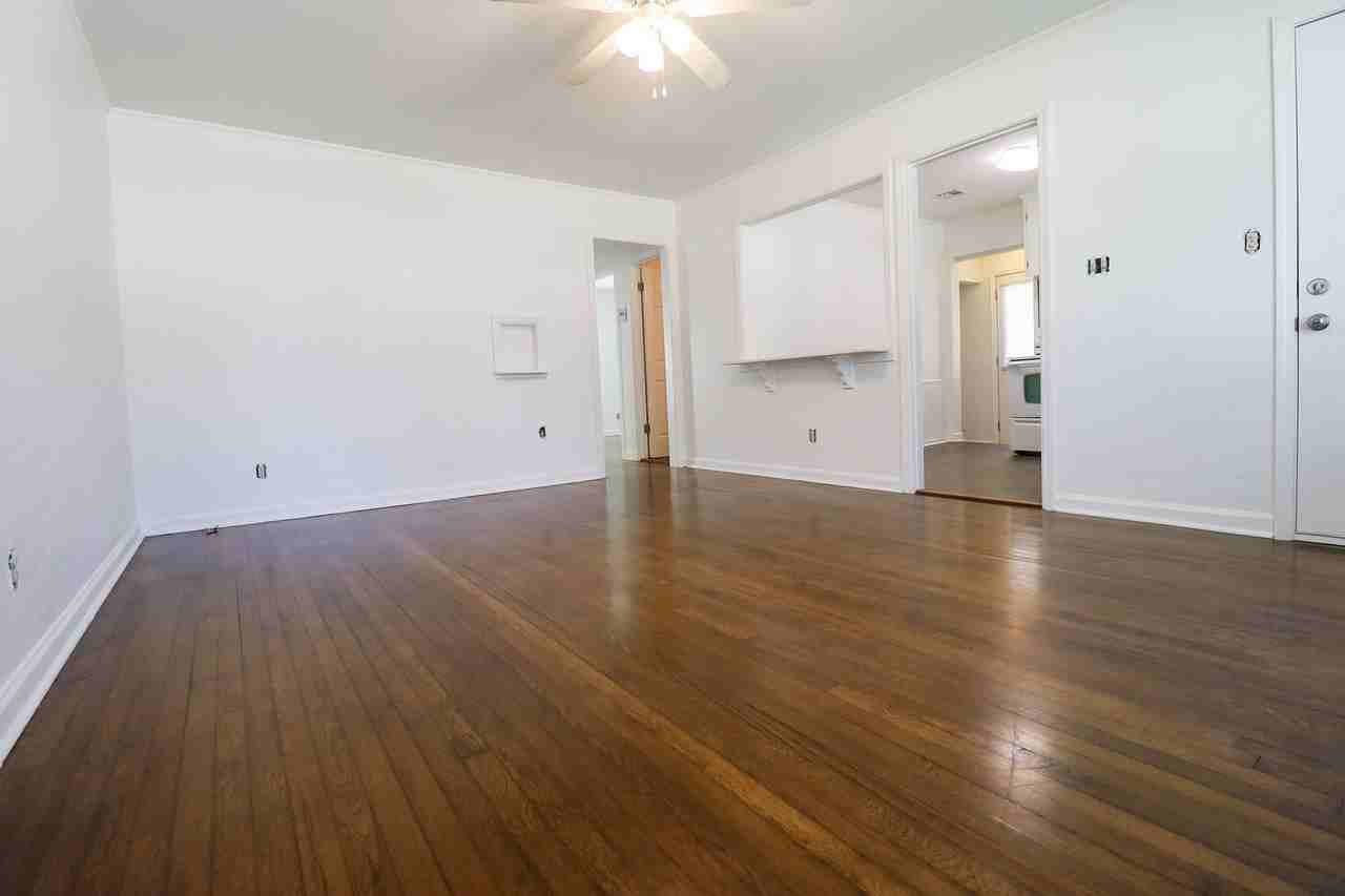 912 E 37th Pl - Photo 6 of 19