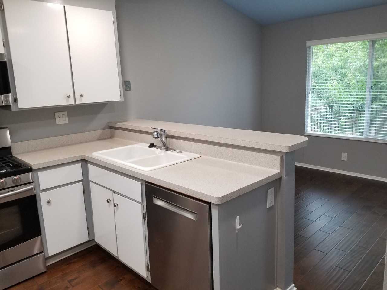 2418 Heatherleaf Lane - Photo 3 of 15