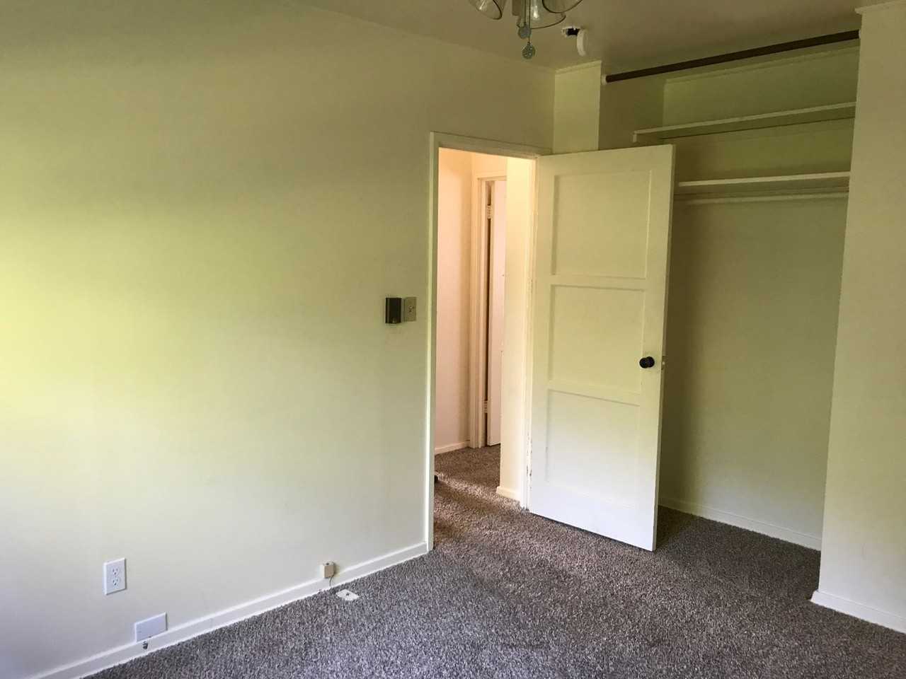1500 Beacon Way S - Photo 3 of 7