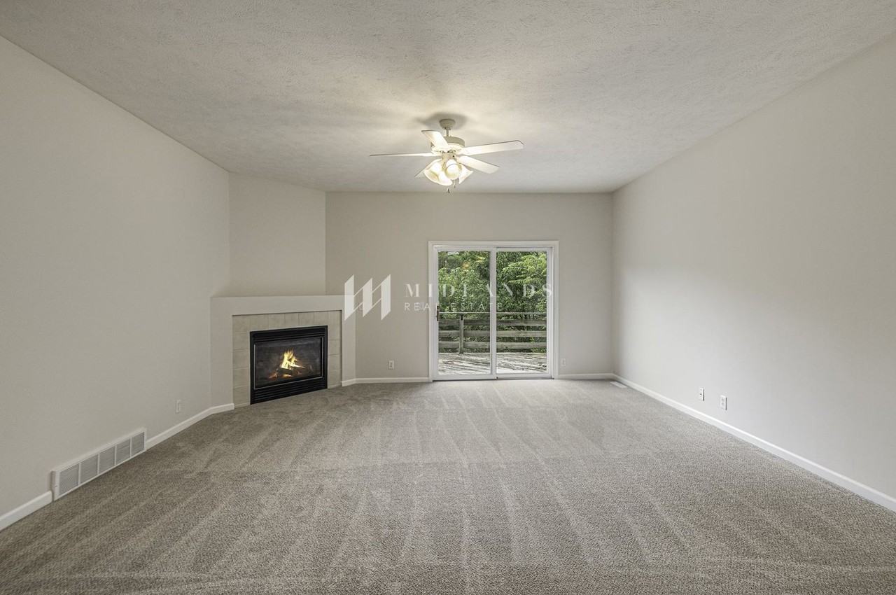 12902 S 36th St - Photo 3 of 16