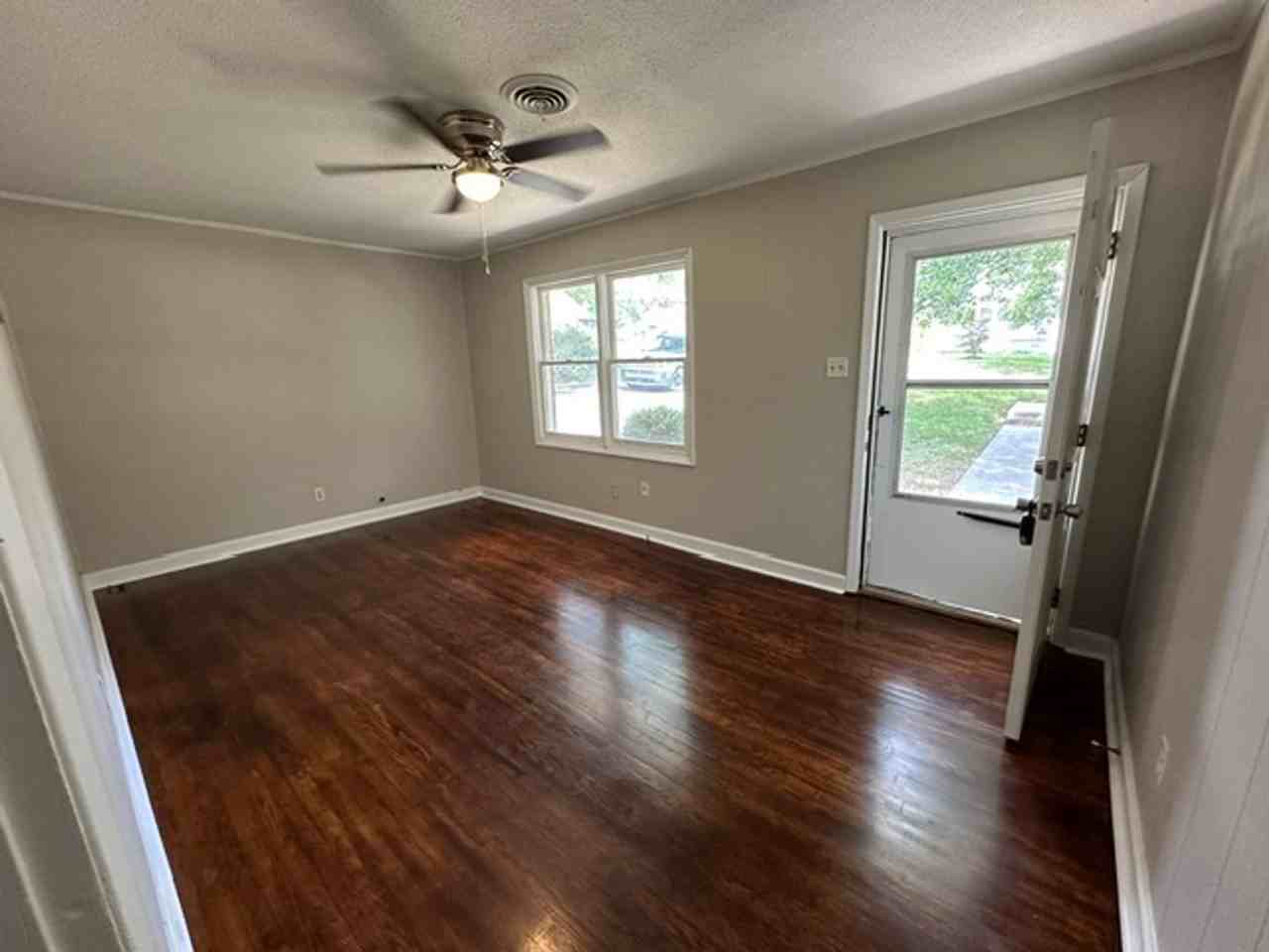 2339 2nd St - Photo 3 of 18