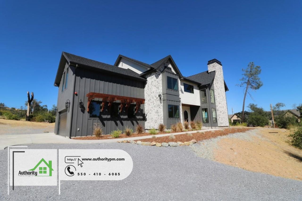 15936 Cindee Ln - Photo 2 of 50