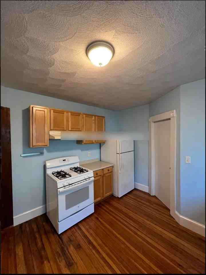 23 Renfrew St - Photo 7 of 28