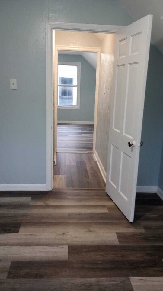 1514 N Brookfield St - Photo 3 of 11