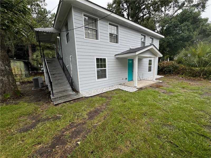 110 W 51st St #B - Photo 2 of 20