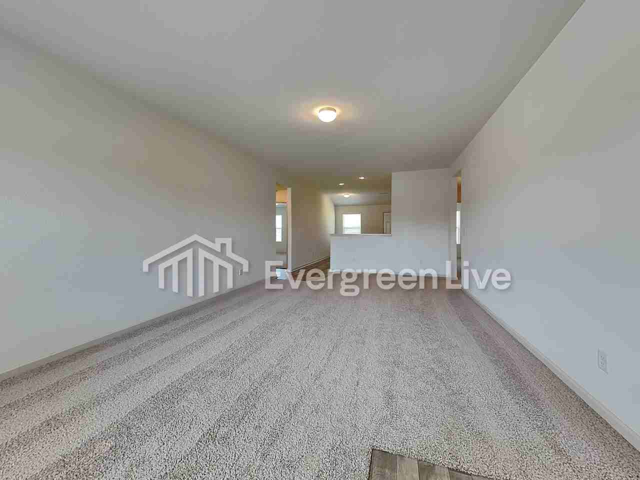 3065 Emerald Park Trl - Photo 2 of 16