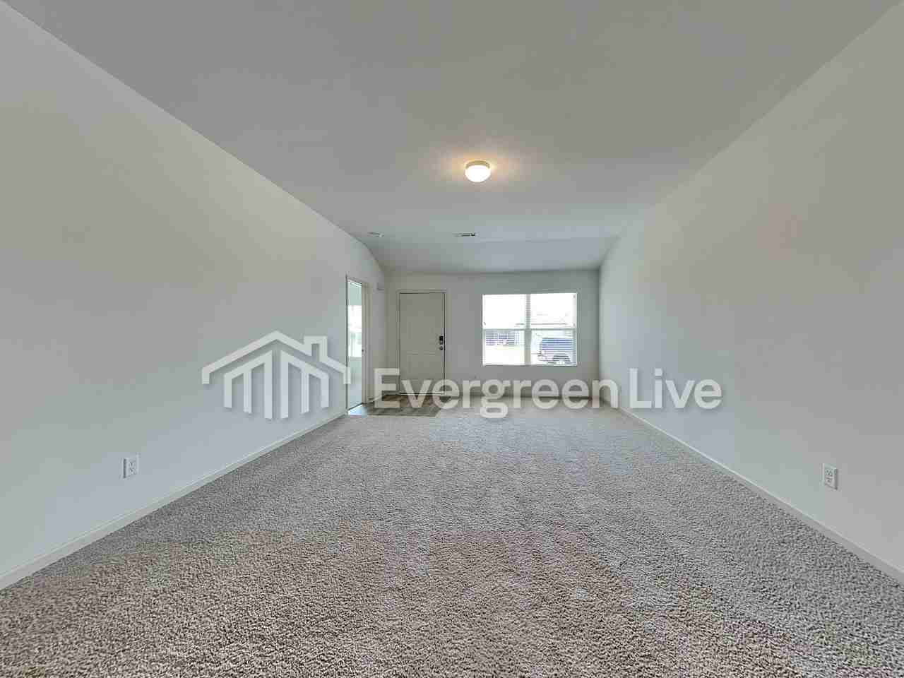 3065 Emerald Park Trl - Photo 3 of 16