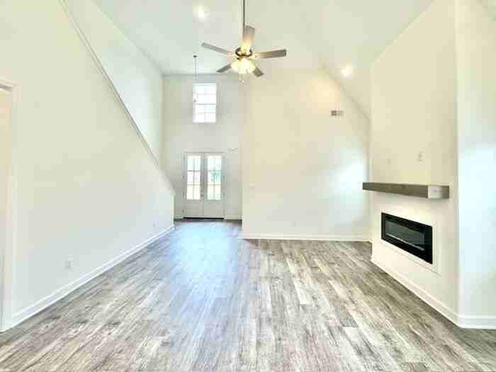 Primrose Ln - Photo 3 of 15