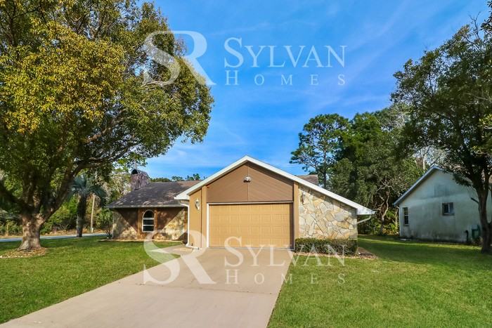 7488 Allen Dr - Photo 2 of 15