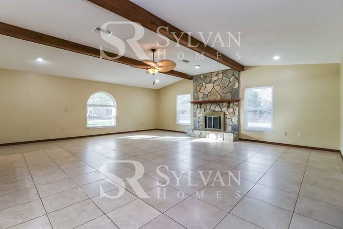 7488 Allen Dr - Photo 3 of 15