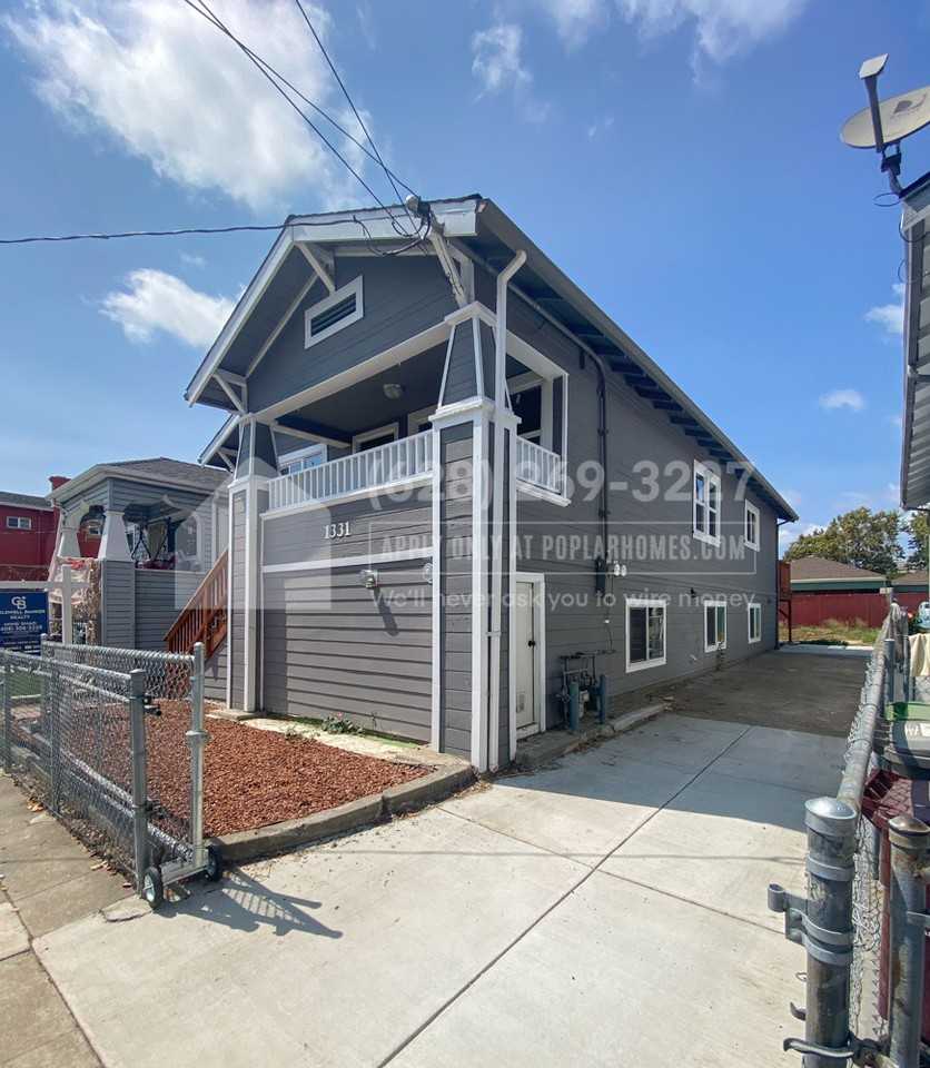 1331 87th Ave - Photo 2 of 11