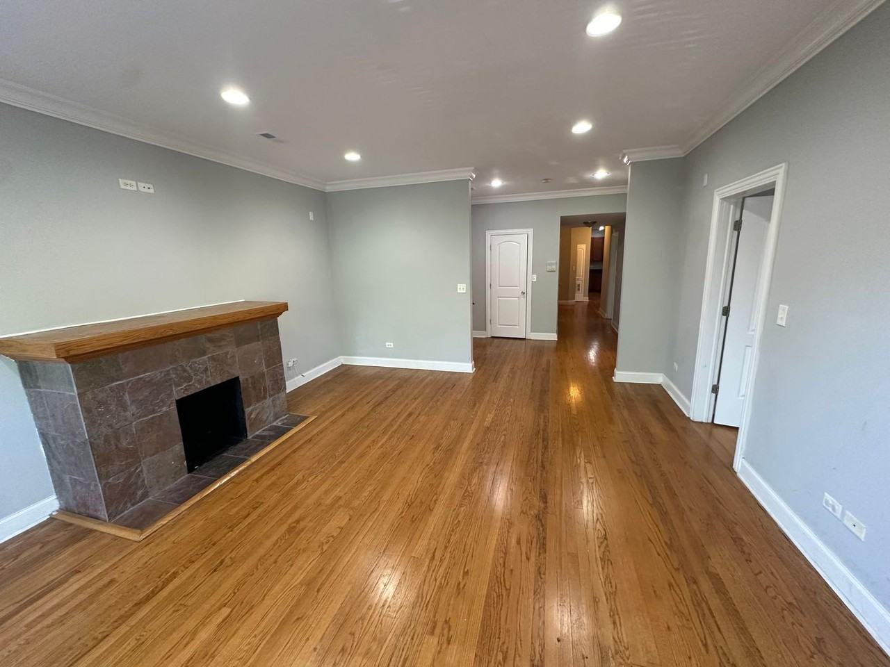 4656 N Monticello Ave #3 - Photo 3 of 11