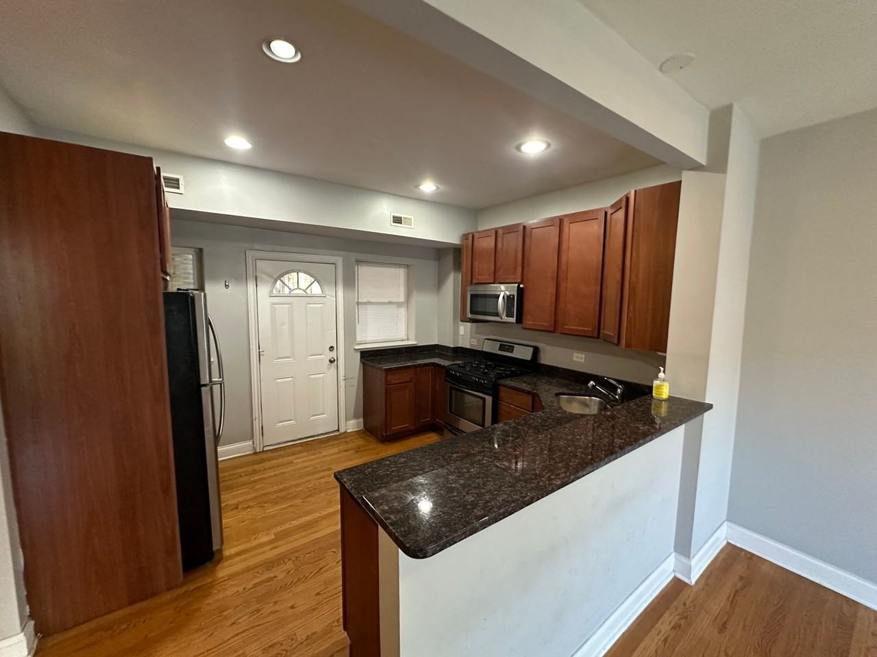 4656 N Monticello Ave #3 - Photo 4 of 11