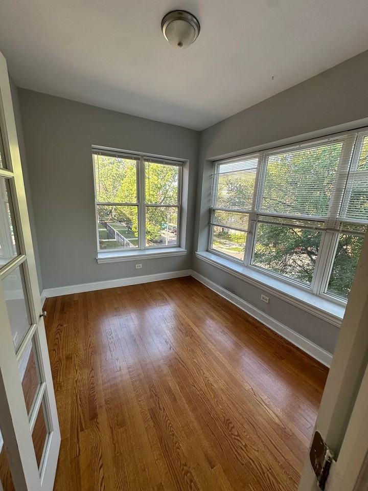 4656 N Monticello Ave #3 - Photo 7 of 11