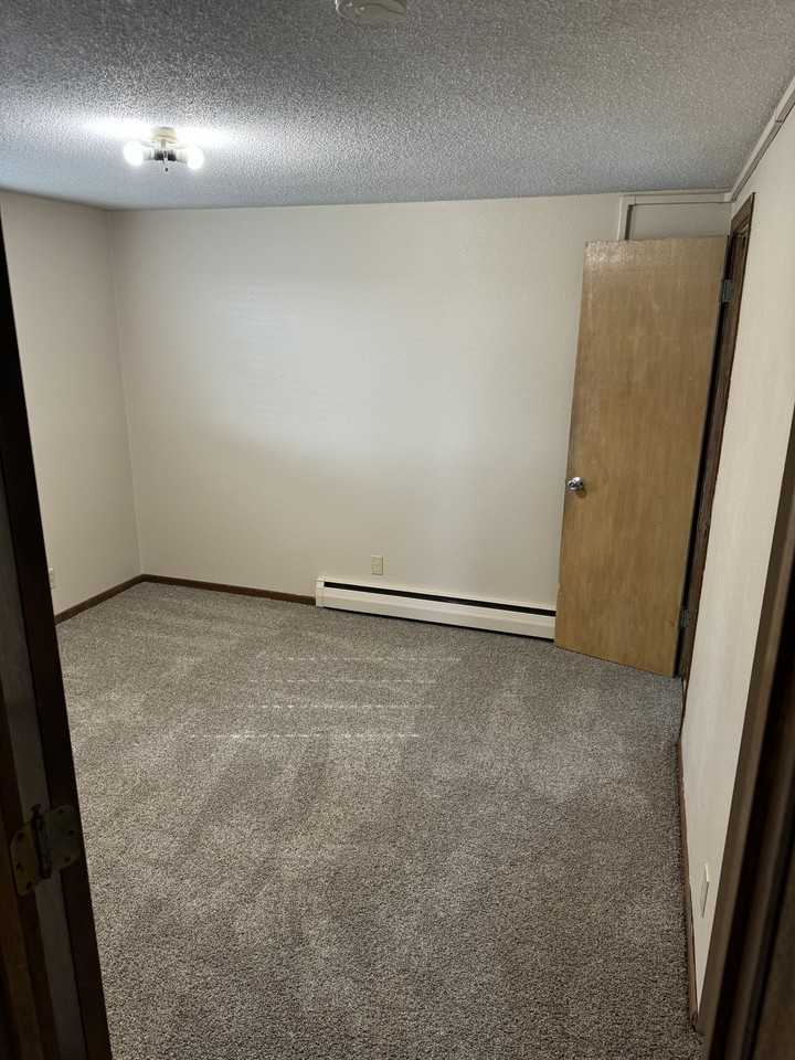 208 6th Ave Nw #208 - Photo 3 of 4