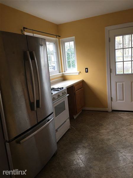 215 E Jeffrey Pl - Photo 3 of 13