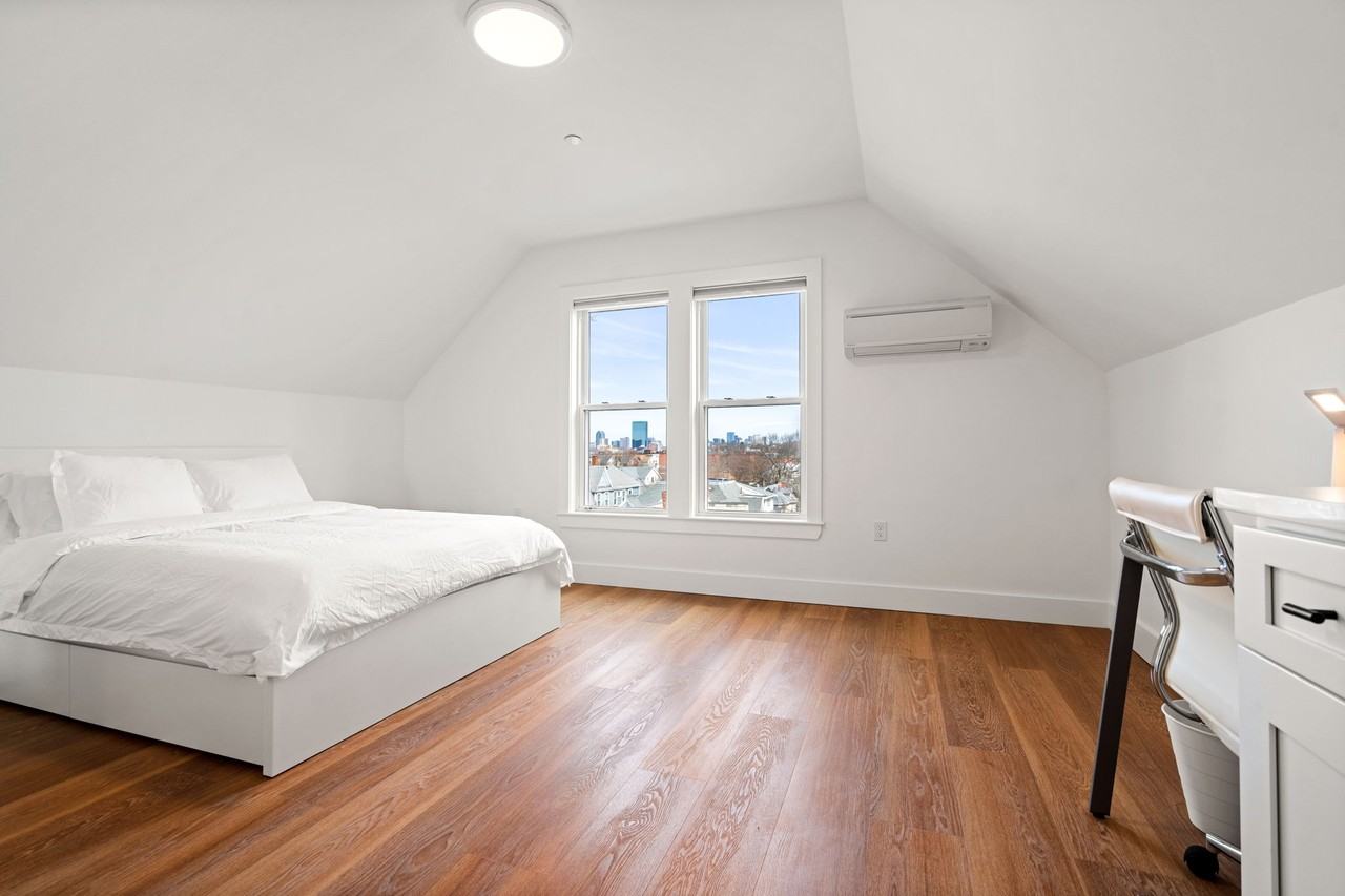 90 Forbes St #3 - Photo 3 of 18