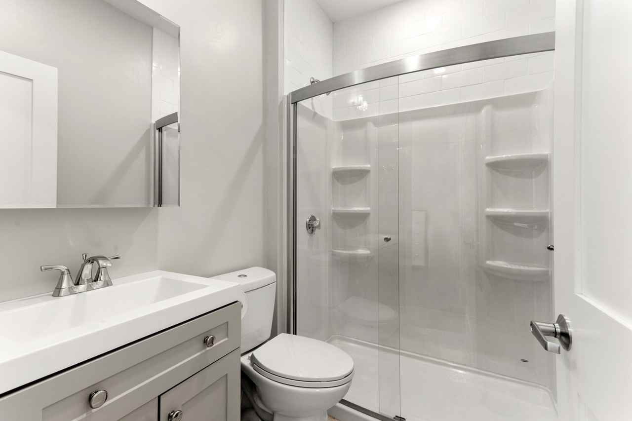 1047 Saratoga St #3 - Photo 4 of 14