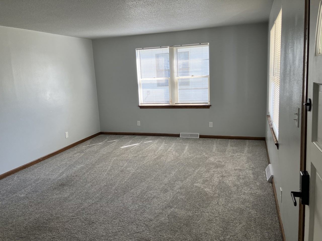 305 N Connor Ave #1 - Photo 5 of 14