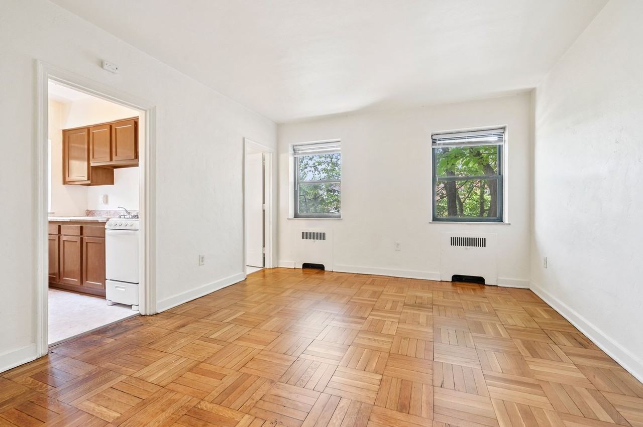 3336 Brownsville Rd - Photo 2 of 7