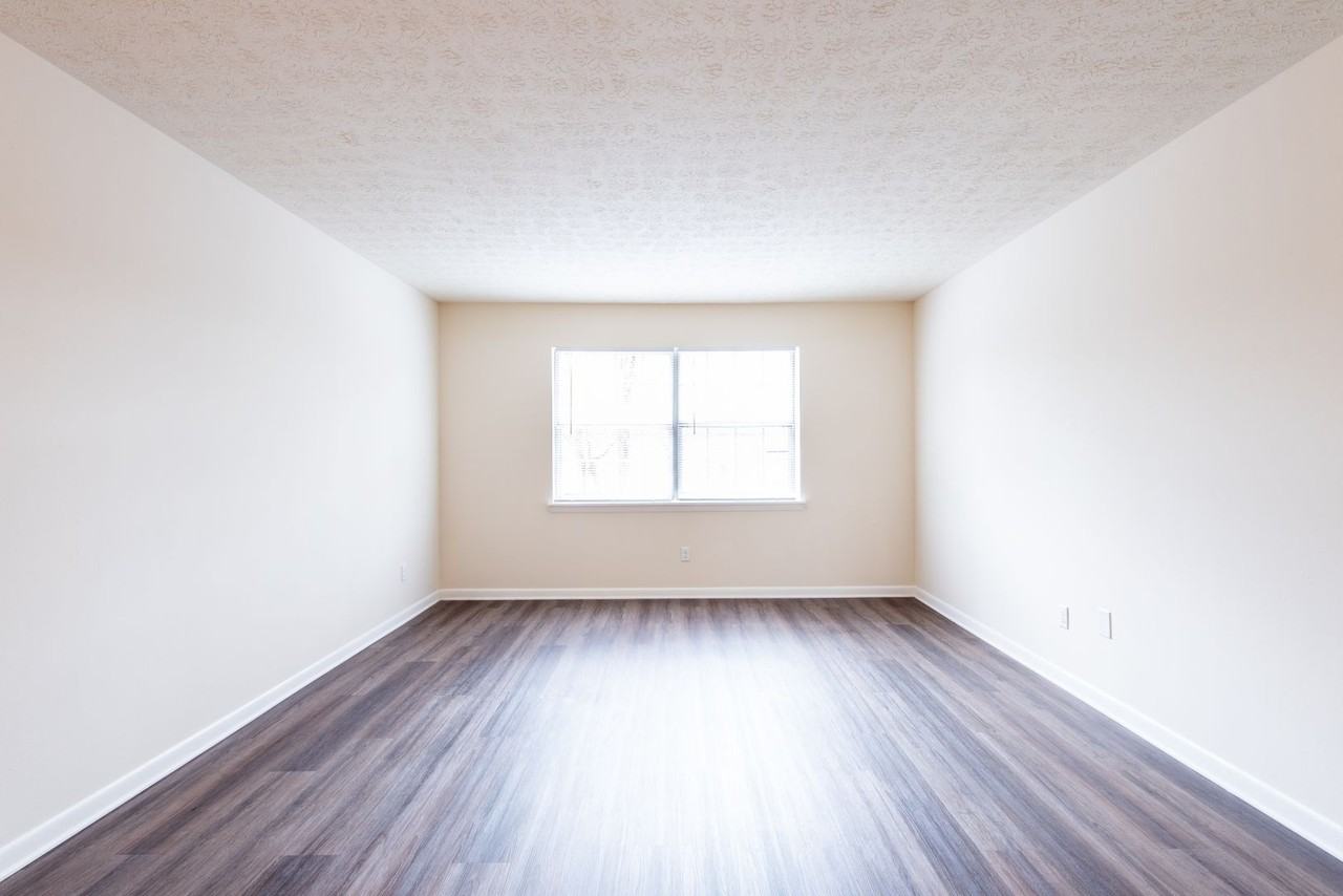 2344 Grinstead Dr, - Photo 5 of 44