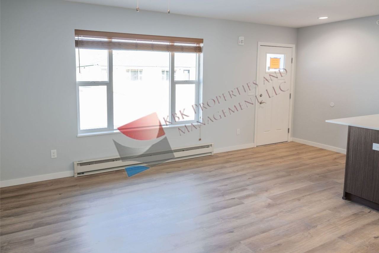 East Village - Photo 4 of 36