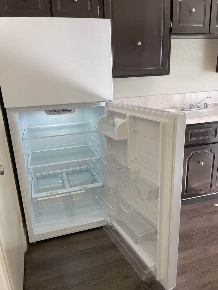 HUNTINGTON GARDENS - Photo 4 of 9