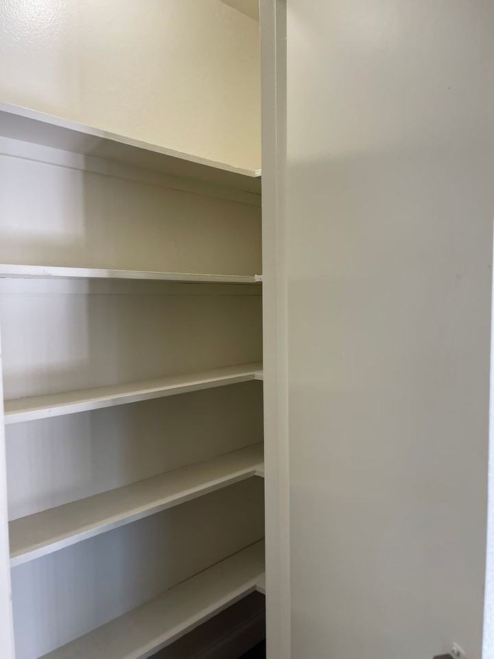 HUNTINGTON GARDENS - Photo 6 of 9