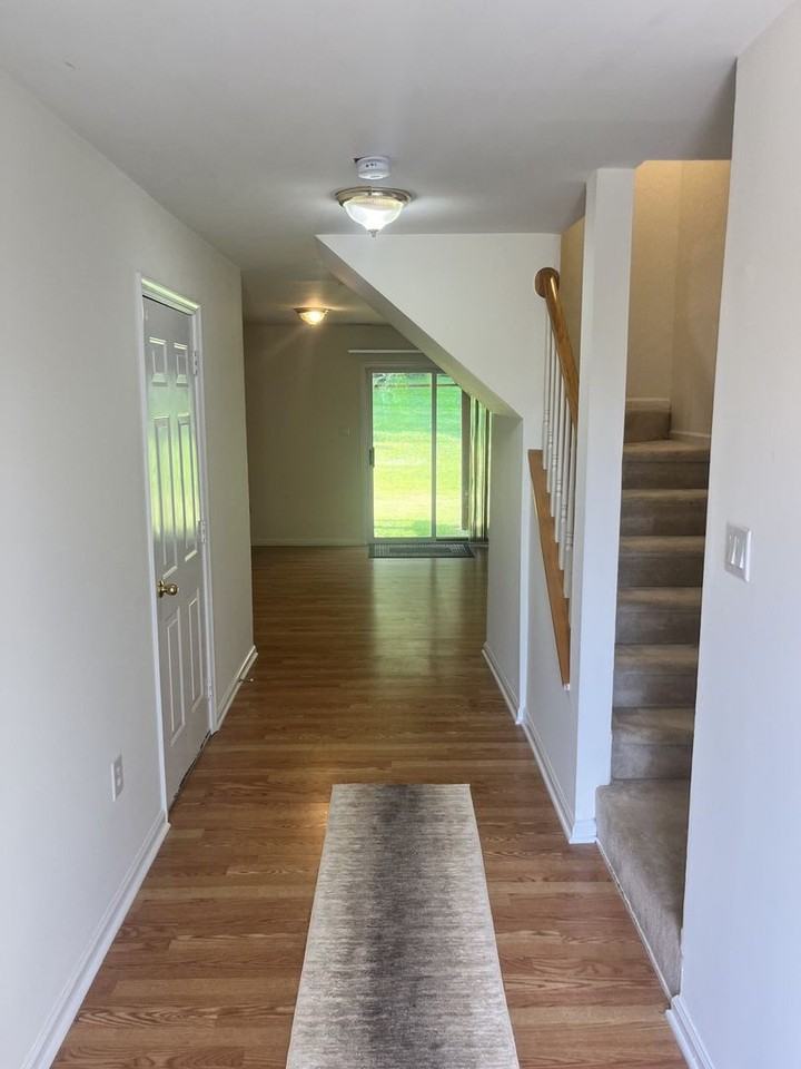 18 Emandan Ln - Photo 2 of 17