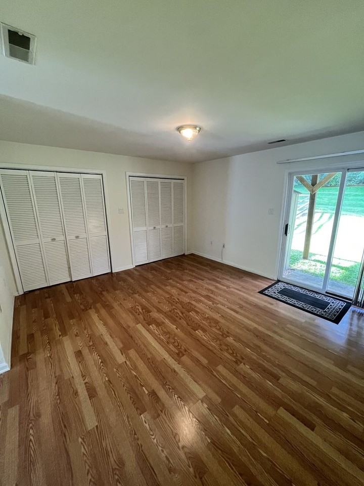 18 Emandan Ln - Photo 3 of 17